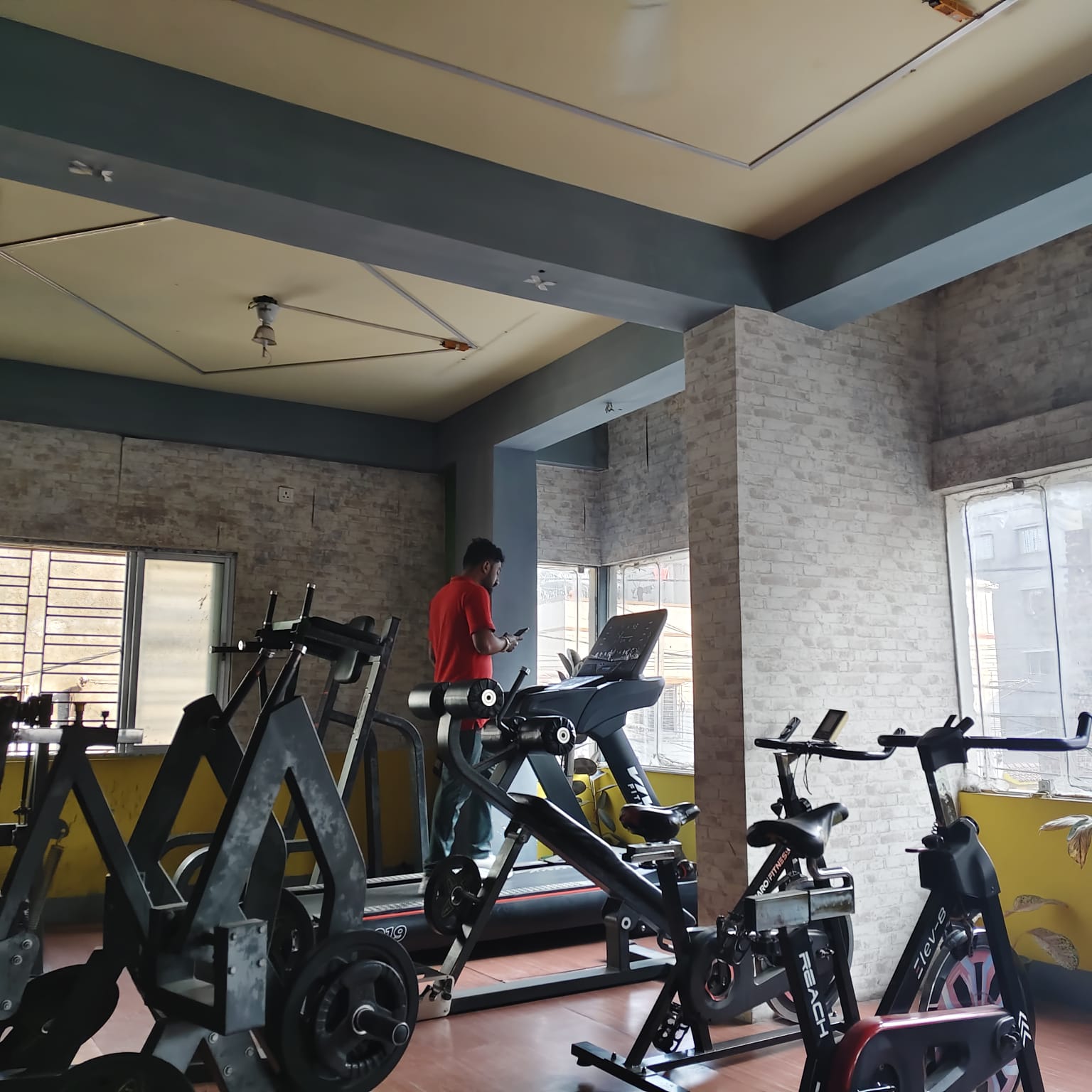 Cardio section at Best Gym in Hatiara